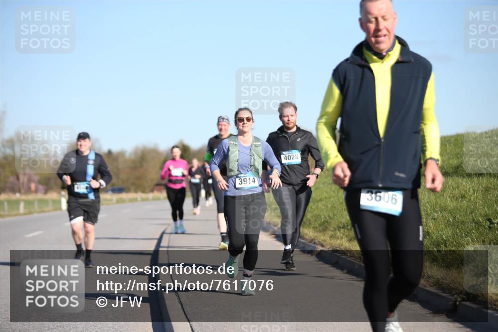 06.04.2025 - 44. Internationalen Wilhelmsburger Insellauf Jannik Wohlers http://msf.ph/oto/7617076 06.04.2025 09:40:55 Laufen 3914, 4028, 3606 meine-sportfotos.de