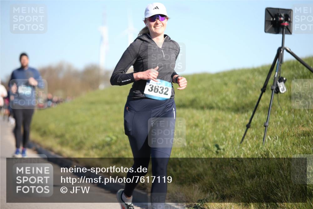 06.04.2025 - 44. Internationalen Wilhelmsburger Insellauf Jannik Wohlers http://msf.ph/oto/7617119 06.04.2025 09:41:05 Laufen 3632 meine-sportfotos.de