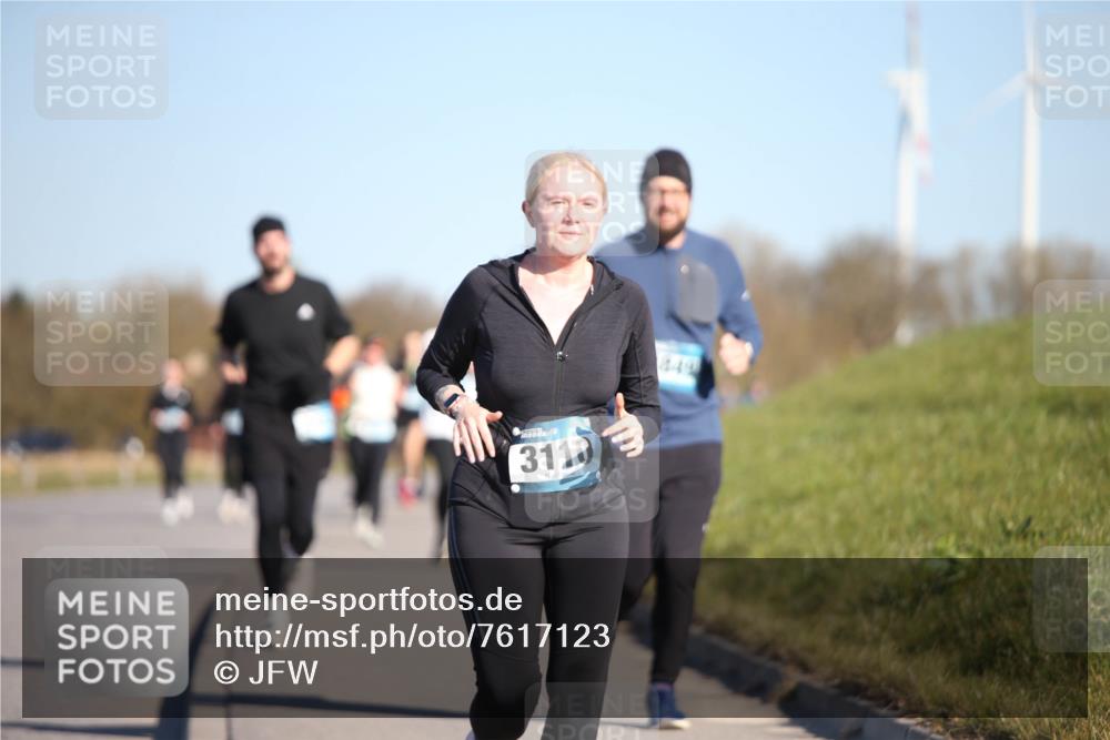 06.04.2025 - 44. Internationalen Wilhelmsburger Insellauf Jannik Wohlers http://msf.ph/oto/7617123 06.04.2025 09:41:08 Laufen 3110 meine-sportfotos.de