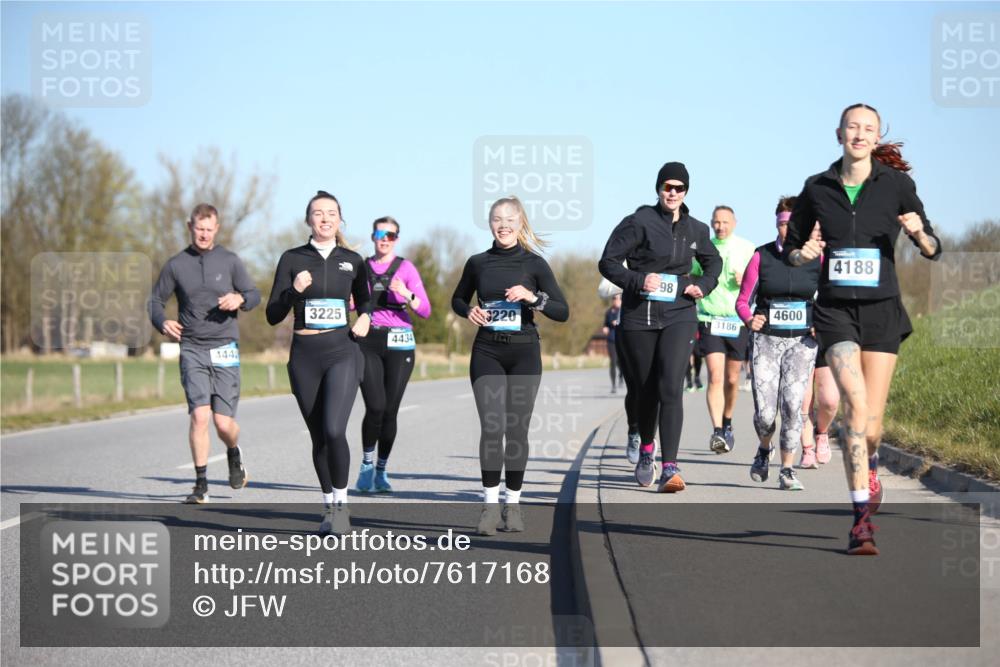 06.04.2025 - 44. Internationalen Wilhelmsburger Insellauf Jannik Wohlers http://msf.ph/oto/7617168 06.04.2025 09:41:25 Laufen 35, 444, 3225, 220, 4434, 98, 3186, 4600, 4188 meine-sportfotos.de