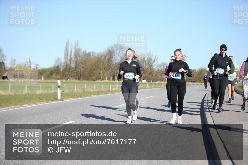 06.04.2025 - 44. Internationalen Wilhelmsburger Insellauf Jannik Wohlers http://msf.ph/oto/7617177 06.04.2025 09:41:28 Laufen 3225, 43, 3220, 3798, 3186 meine-sportfotos.de