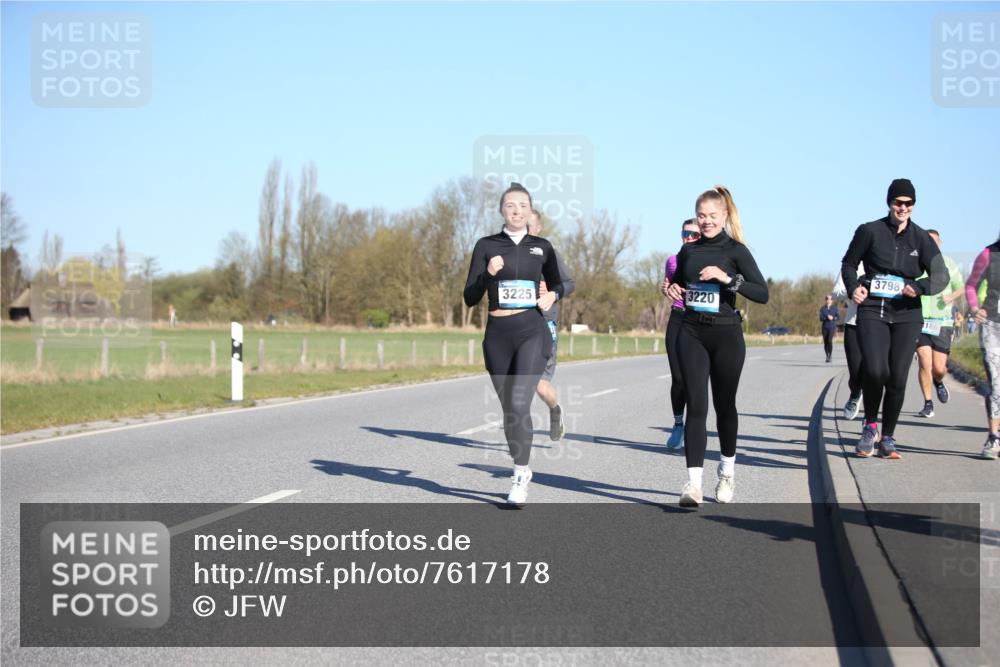 06.04.2025 - 44. Internationalen Wilhelmsburger Insellauf Jannik Wohlers http://msf.ph/oto/7617178 06.04.2025 09:41:28 Laufen 3225, 3220, 3798 meine-sportfotos.de