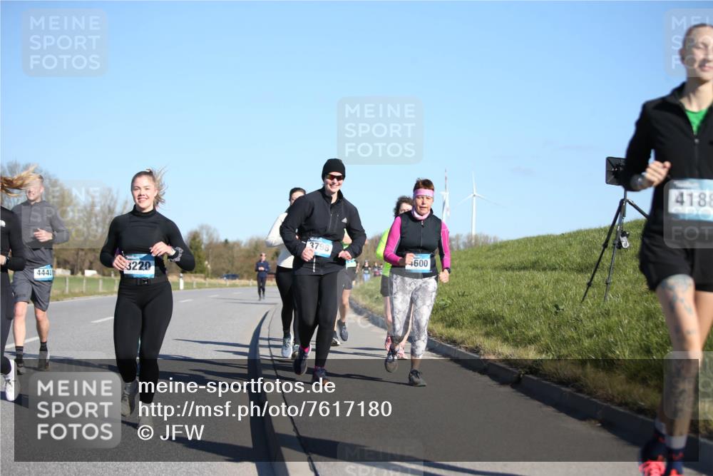 06.04.2025 - 44. Internationalen Wilhelmsburger Insellauf Jannik Wohlers http://msf.ph/oto/7617180 06.04.2025 09:41:28 Laufen 3220, 4445, 3798, 600, 4188 meine-sportfotos.de
