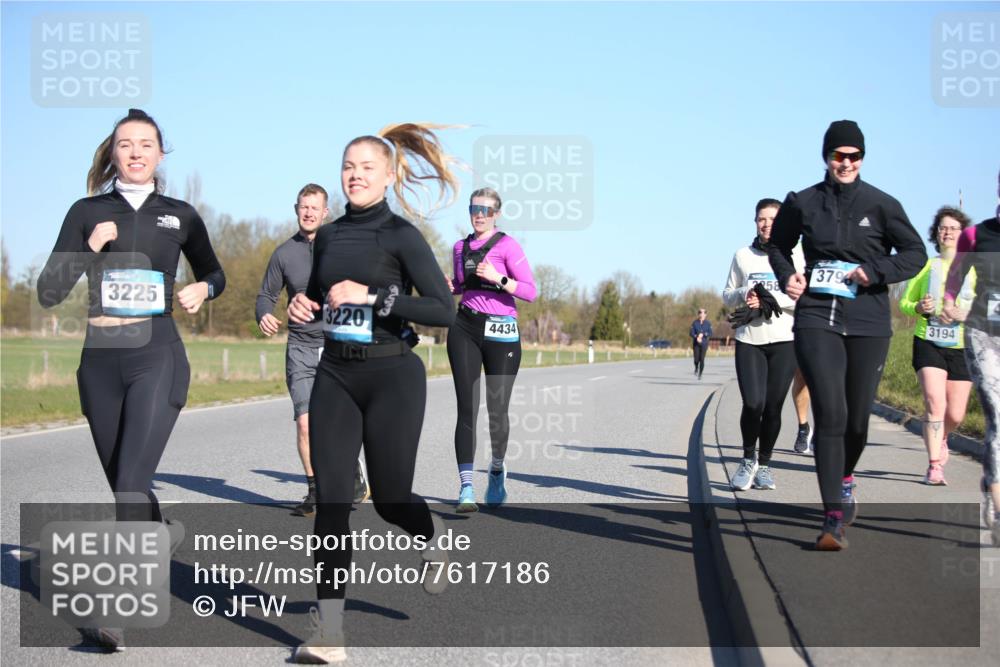 06.04.2025 - 44. Internationalen Wilhelmsburger Insellauf Jannik Wohlers http://msf.ph/oto/7617186 06.04.2025 09:41:29 Laufen 3225, 3220, 4434, 379, 3194 meine-sportfotos.de