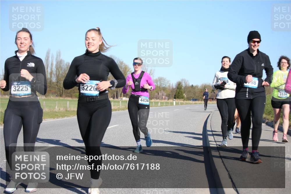 06.04.2025 - 44. Internationalen Wilhelmsburger Insellauf Jannik Wohlers http://msf.ph/oto/7617188 06.04.2025 09:41:29 Laufen 3220, 3225, 4434, 2258, 98, 3194 meine-sportfotos.de