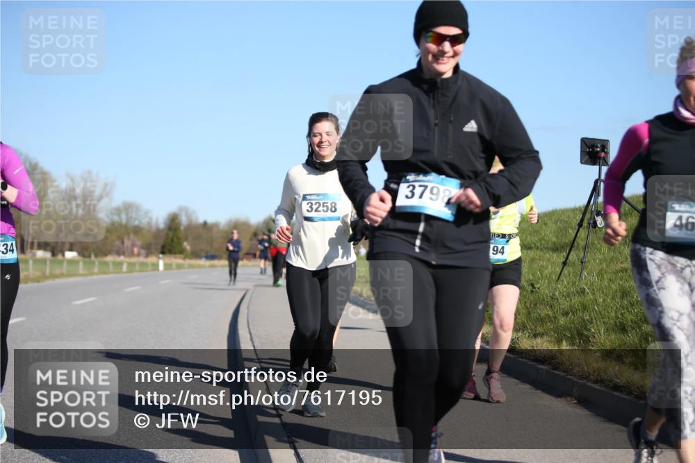 06.04.2025 - 44. Internationalen Wilhelmsburger Insellauf Jannik Wohlers http://msf.ph/oto/7617195 06.04.2025 09:41:31 Laufen 34, 3258, 3798, 94, 46 meine-sportfotos.de