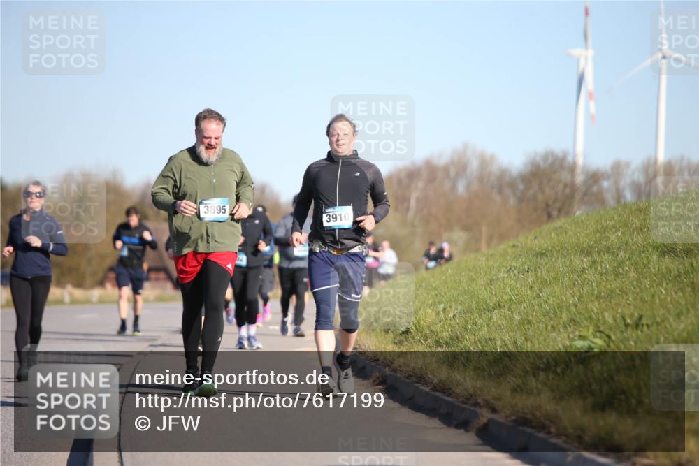 06.04.2025 - 44. Internationalen Wilhelmsburger Insellauf Jannik Wohlers http://msf.ph/oto/7617199 06.04.2025 09:41:34 Laufen 3895, 3910 meine-sportfotos.de