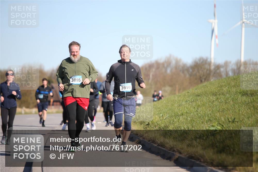 06.04.2025 - 44. Internationalen Wilhelmsburger Insellauf Jannik Wohlers http://msf.ph/oto/7617202 06.04.2025 09:41:35 Laufen 3895, 3910 meine-sportfotos.de