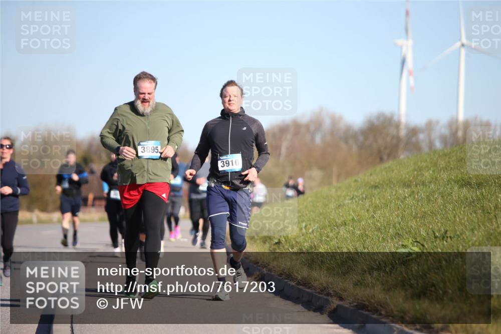 06.04.2025 - 44. Internationalen Wilhelmsburger Insellauf Jannik Wohlers http://msf.ph/oto/7617203 06.04.2025 09:41:35 Laufen 3895, 3910 meine-sportfotos.de