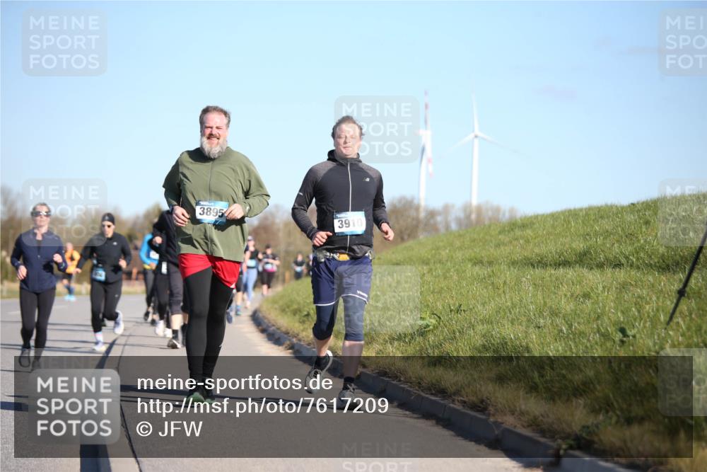 06.04.2025 - 44. Internationalen Wilhelmsburger Insellauf Jannik Wohlers http://msf.ph/oto/7617209 06.04.2025 09:41:38 Laufen 3895, 3910 meine-sportfotos.de