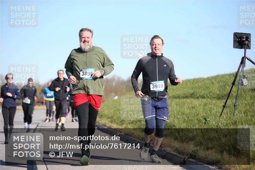 06.04.2025 - 44. Internationalen Wilhelmsburger Insellauf Jannik Wohlers http://msf.ph/oto/7617214 06.04.2025 09:41:40 Laufen 3895, 3910 meine-sportfotos.de