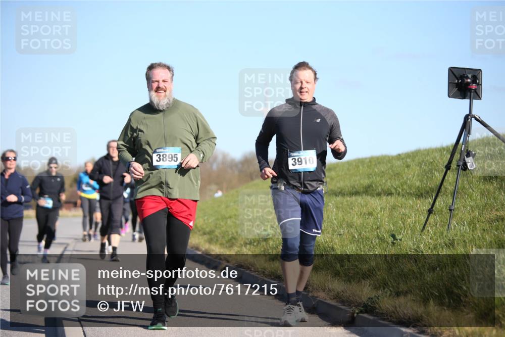 06.04.2025 - 44. Internationalen Wilhelmsburger Insellauf Jannik Wohlers http://msf.ph/oto/7617215 06.04.2025 09:41:40 Laufen 3895, 3910 meine-sportfotos.de