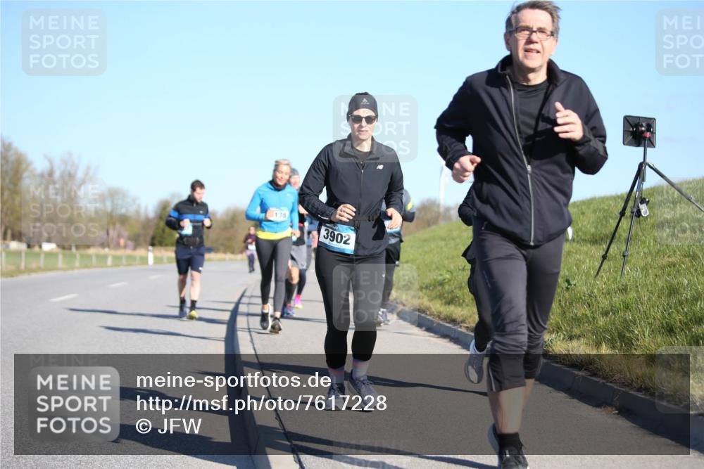 06.04.2025 - 44. Internationalen Wilhelmsburger Insellauf Jannik Wohlers http://msf.ph/oto/7617228 06.04.2025 09:41:47 Laufen 138, 3902 meine-sportfotos.de