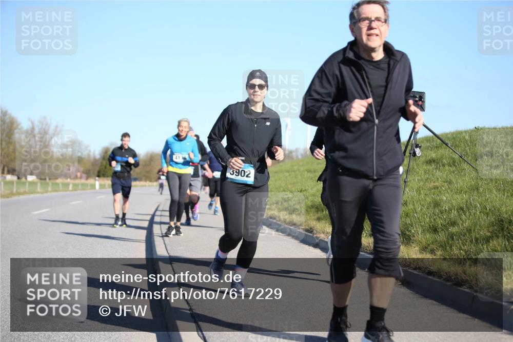 06.04.2025 - 44. Internationalen Wilhelmsburger Insellauf Jannik Wohlers http://msf.ph/oto/7617229 06.04.2025 09:41:47 Laufen 4138, 5902 meine-sportfotos.de