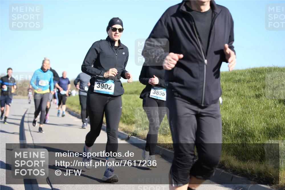 06.04.2025 - 44. Internationalen Wilhelmsburger Insellauf Jannik Wohlers http://msf.ph/oto/7617236 06.04.2025 09:41:48 Laufen 4138, 3902, 3856 meine-sportfotos.de
