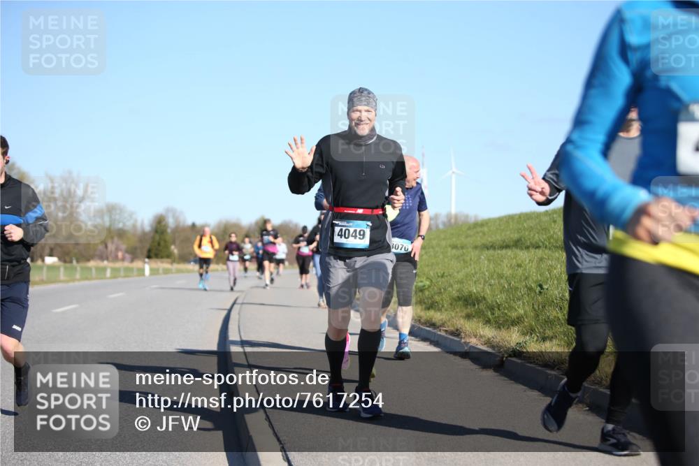 06.04.2025 - 44. Internationalen Wilhelmsburger Insellauf Jannik Wohlers http://msf.ph/oto/7617254 06.04.2025 09:41:51 Laufen 4049, 3070 meine-sportfotos.de
