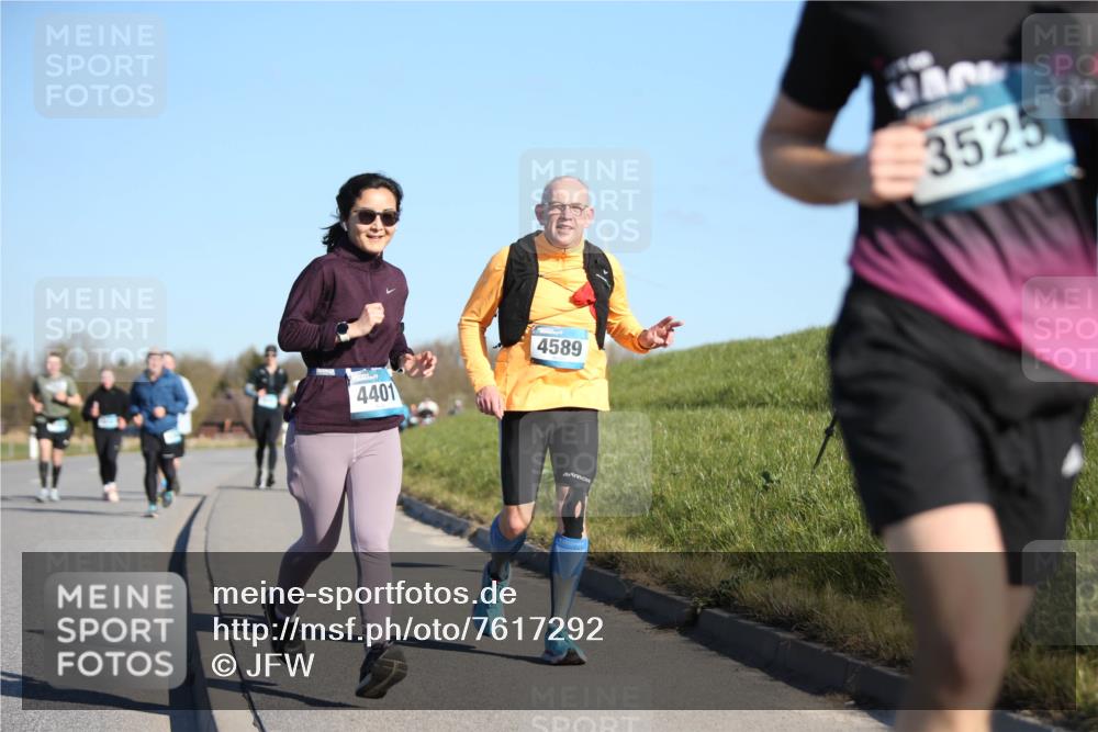 06.04.2025 - 44. Internationalen Wilhelmsburger Insellauf Jannik Wohlers http://msf.ph/oto/7617292 06.04.2025 09:42:04 Laufen 4589, 4401, 3525 meine-sportfotos.de