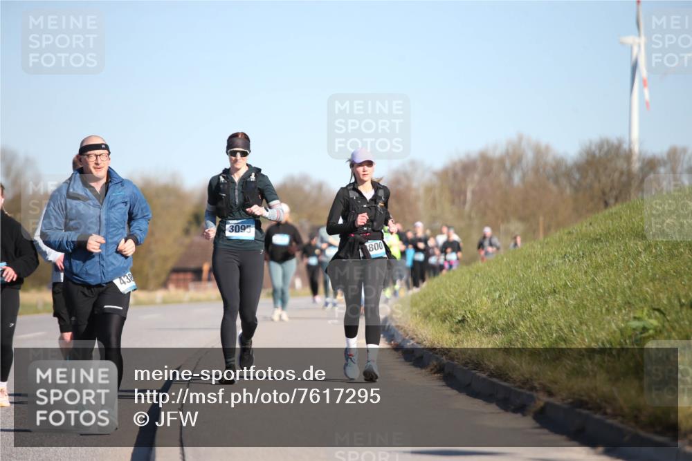 06.04.2025 - 44. Internationalen Wilhelmsburger Insellauf Jannik Wohlers http://msf.ph/oto/7617295 06.04.2025 09:42:06 Laufen 438, 3095, 800 meine-sportfotos.de