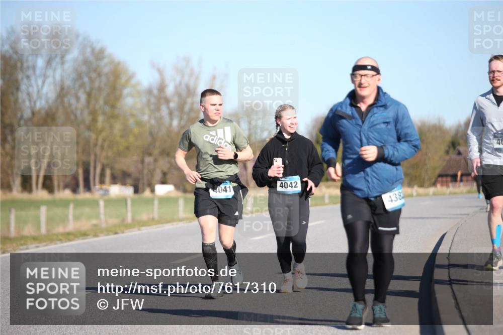 06.04.2025 - 44. Internationalen Wilhelmsburger Insellauf Jannik Wohlers http://msf.ph/oto/7617310 06.04.2025 09:42:10 Laufen 4041, 4042, 438 meine-sportfotos.de