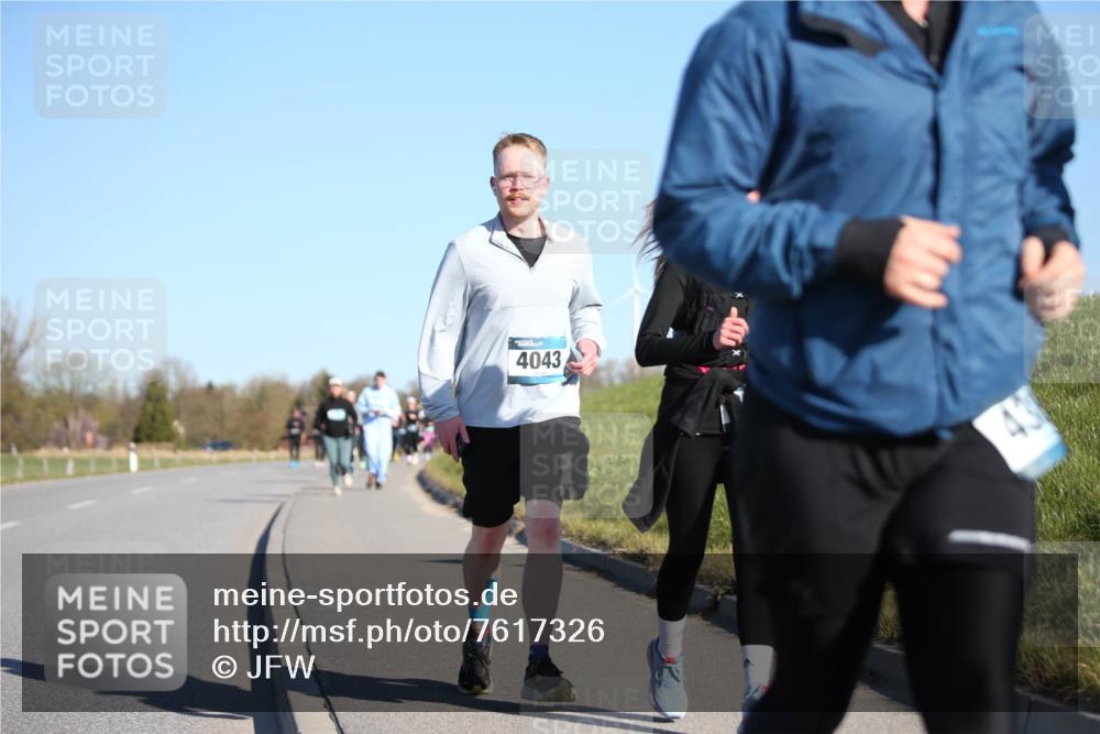 06.04.2025 - 44. Internationalen Wilhelmsburger Insellauf Jannik Wohlers http://msf.ph/oto/7617326 06.04.2025 09:42:14 Laufen 4043 meine-sportfotos.de
