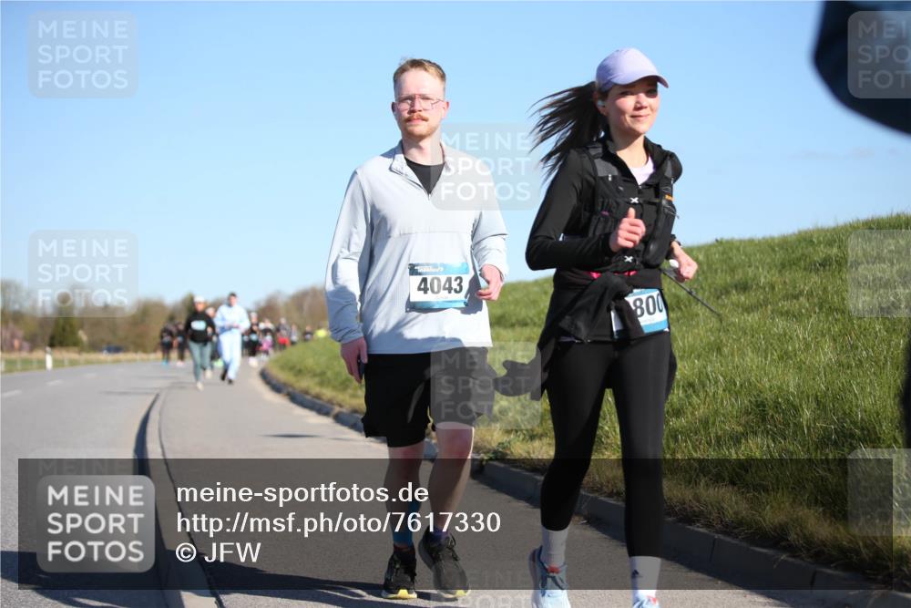06.04.2025 - 44. Internationalen Wilhelmsburger Insellauf Jannik Wohlers http://msf.ph/oto/7617330 06.04.2025 09:42:14 Laufen 4043, 800 meine-sportfotos.de