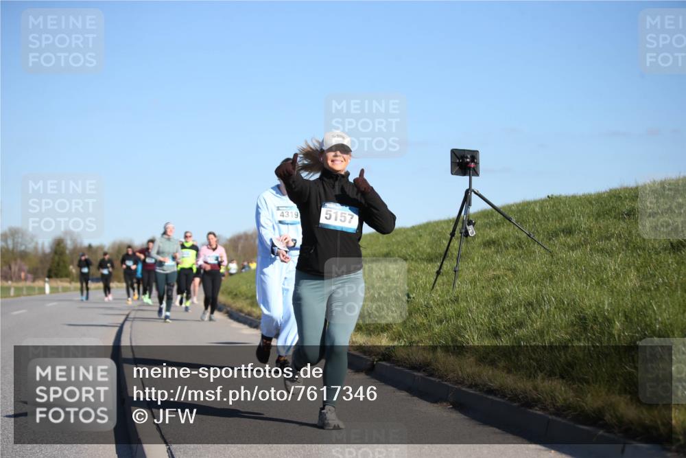 06.04.2025 - 44. Internationalen Wilhelmsburger Insellauf Jannik Wohlers http://msf.ph/oto/7617346 06.04.2025 09:42:24 Laufen 4319, 5157 meine-sportfotos.de