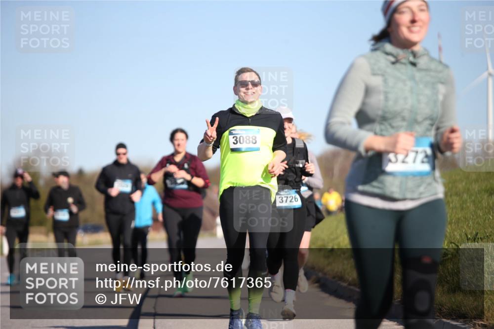 06.04.2025 - 44. Internationalen Wilhelmsburger Insellauf Jannik Wohlers http://msf.ph/oto/7617365 06.04.2025 09:42:29 Laufen 3088, 3726, 3272 meine-sportfotos.de
