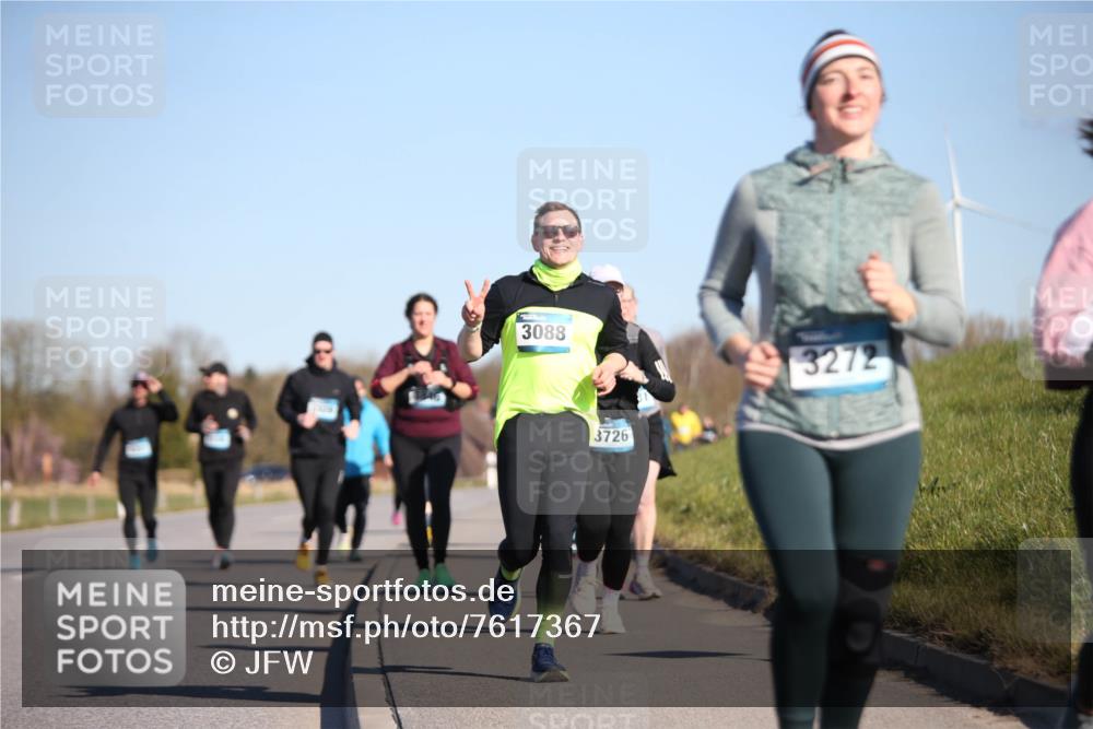 06.04.2025 - 44. Internationalen Wilhelmsburger Insellauf Jannik Wohlers http://msf.ph/oto/7617367 06.04.2025 09:42:30 Laufen 3088, 3726, 3272 meine-sportfotos.de