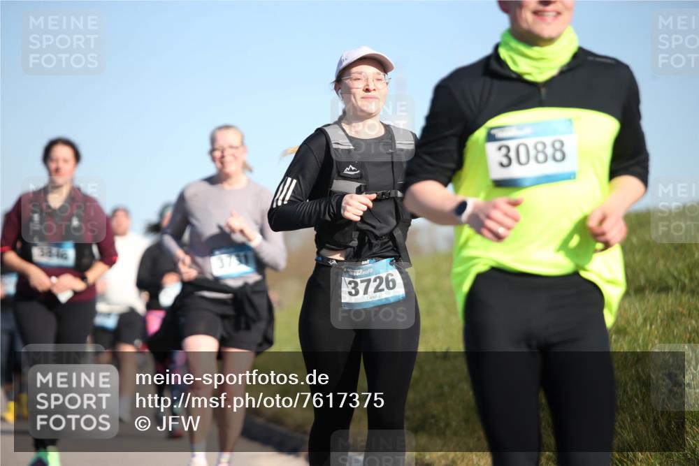 06.04.2025 - 44. Internationalen Wilhelmsburger Insellauf Jannik Wohlers http://msf.ph/oto/7617375 06.04.2025 09:42:32 Laufen 384, 3731, 3726, 3088 meine-sportfotos.de