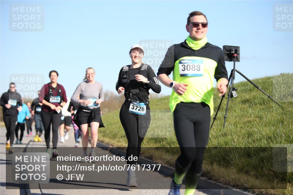 06.04.2025 - 44. Internationalen Wilhelmsburger Insellauf Jannik Wohlers http://msf.ph/oto/7617377 06.04.2025 09:42:33 Laufen 3846, 3726, 3088 meine-sportfotos.de