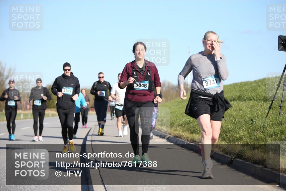 06.04.2025 - 44. Internationalen Wilhelmsburger Insellauf Jannik Wohlers http://msf.ph/oto/7617388 06.04.2025 09:42:35 Laufen 3929, 3846, 3731 meine-sportfotos.de