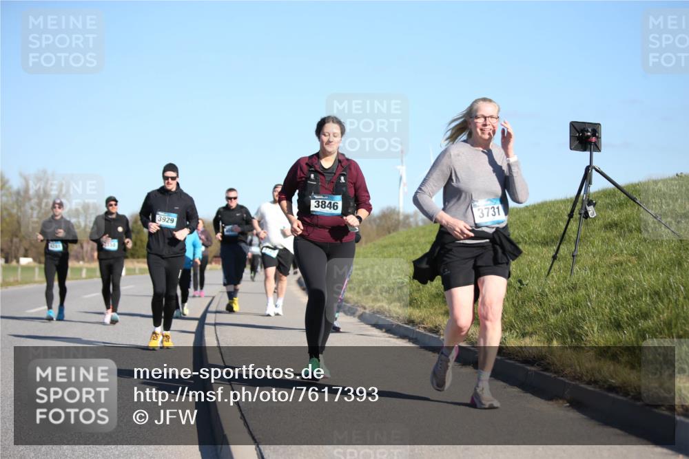 06.04.2025 - 44. Internationalen Wilhelmsburger Insellauf Jannik Wohlers http://msf.ph/oto/7617393 06.04.2025 09:42:35 Laufen 4281, 158, 3929, 3846, 3731 meine-sportfotos.de