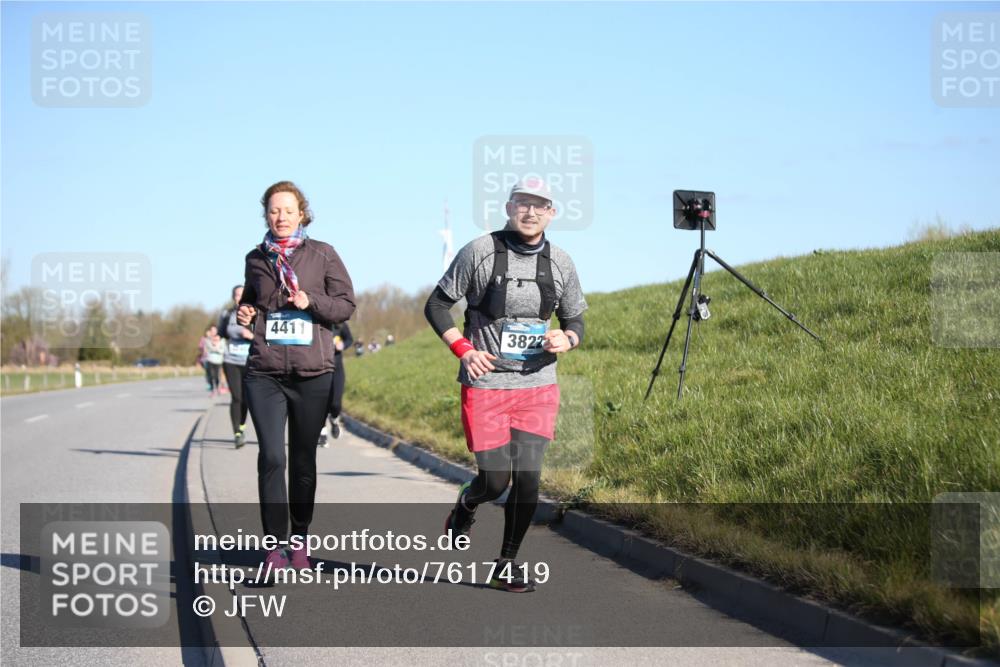 06.04.2025 - 44. Internationalen Wilhelmsburger Insellauf Jannik Wohlers http://msf.ph/oto/7617419 06.04.2025 09:42:45 Laufen 4411, 3822 meine-sportfotos.de