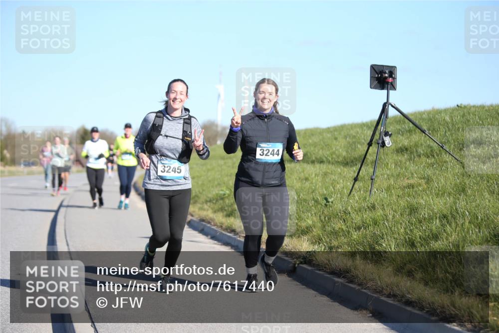 06.04.2025 - 44. Internationalen Wilhelmsburger Insellauf Jannik Wohlers http://msf.ph/oto/7617440 06.04.2025 09:42:49 Laufen 3245, 3244 meine-sportfotos.de