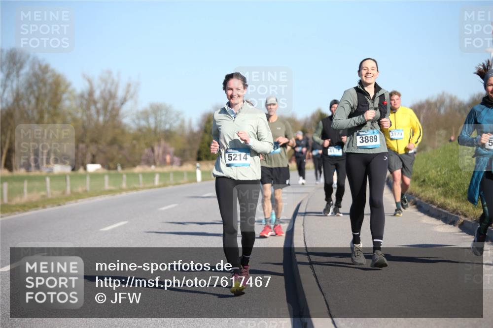 06.04.2025 - 44. Internationalen Wilhelmsburger Insellauf Jannik Wohlers http://msf.ph/oto/7617467 06.04.2025 09:42:59 Laufen 413, 5214, 3889, 3179 meine-sportfotos.de
