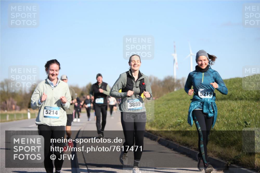 06.04.2025 - 44. Internationalen Wilhelmsburger Insellauf Jannik Wohlers http://msf.ph/oto/7617471 06.04.2025 09:42:59 Laufen 5214, 4134, 3889, 5218 meine-sportfotos.de