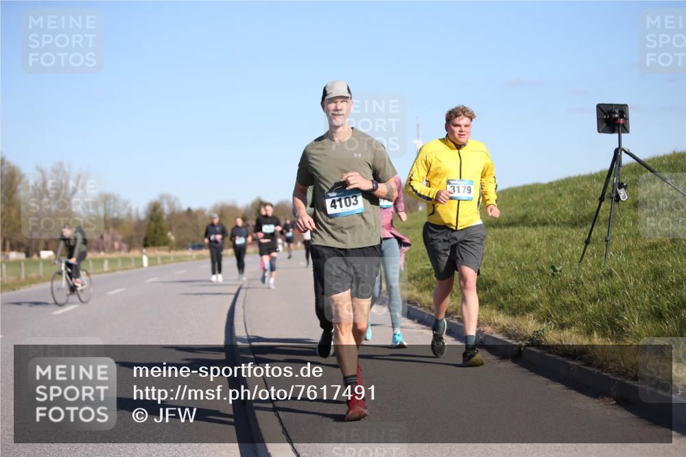 06.04.2025 - 44. Internationalen Wilhelmsburger Insellauf Jannik Wohlers http://msf.ph/oto/7617491 06.04.2025 09:43:04 Laufen 4103, 3179 meine-sportfotos.de