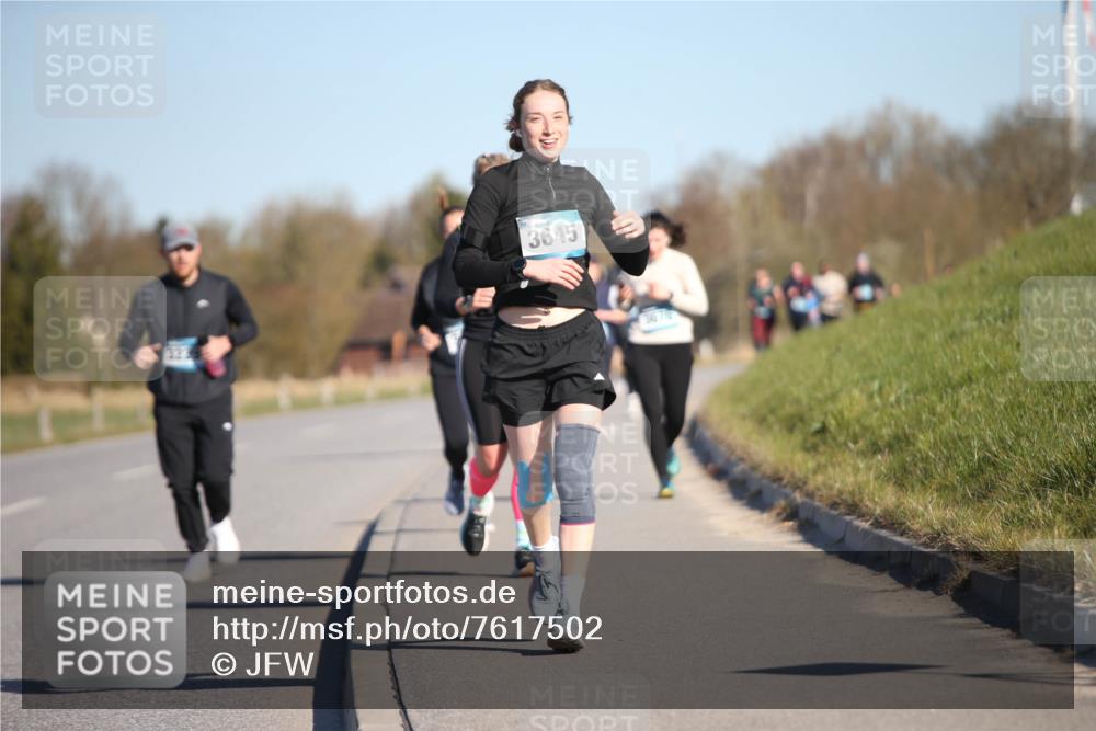 06.04.2025 - 44. Internationalen Wilhelmsburger Insellauf Jannik Wohlers http://msf.ph/oto/7617502 06.04.2025 09:43:08 Laufen 323, 3645, 3670 meine-sportfotos.de