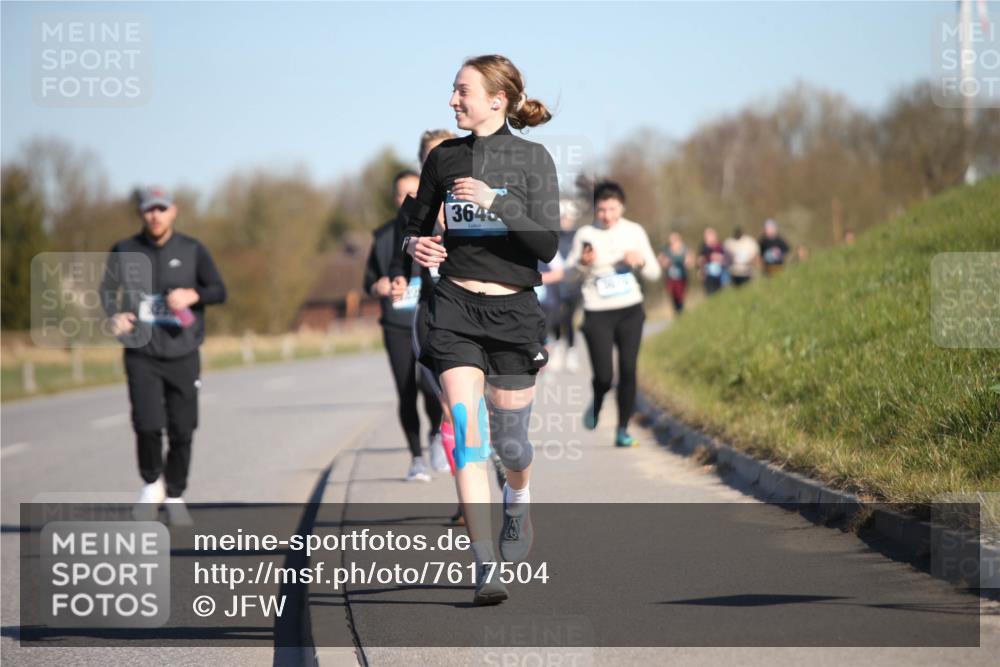 06.04.2025 - 44. Internationalen Wilhelmsburger Insellauf Jannik Wohlers http://msf.ph/oto/7617504 06.04.2025 09:43:09 Laufen 3645 meine-sportfotos.de