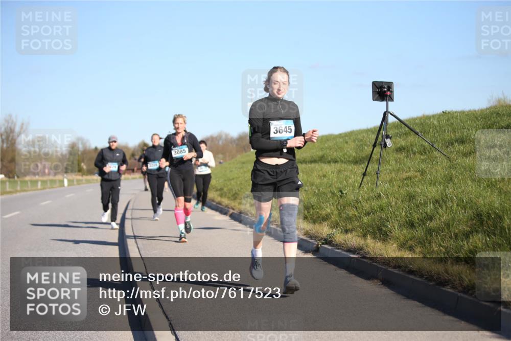 06.04.2025 - 44. Internationalen Wilhelmsburger Insellauf Jannik Wohlers http://msf.ph/oto/7617523 06.04.2025 09:43:12 Laufen 3228, 3085, 3645 meine-sportfotos.de