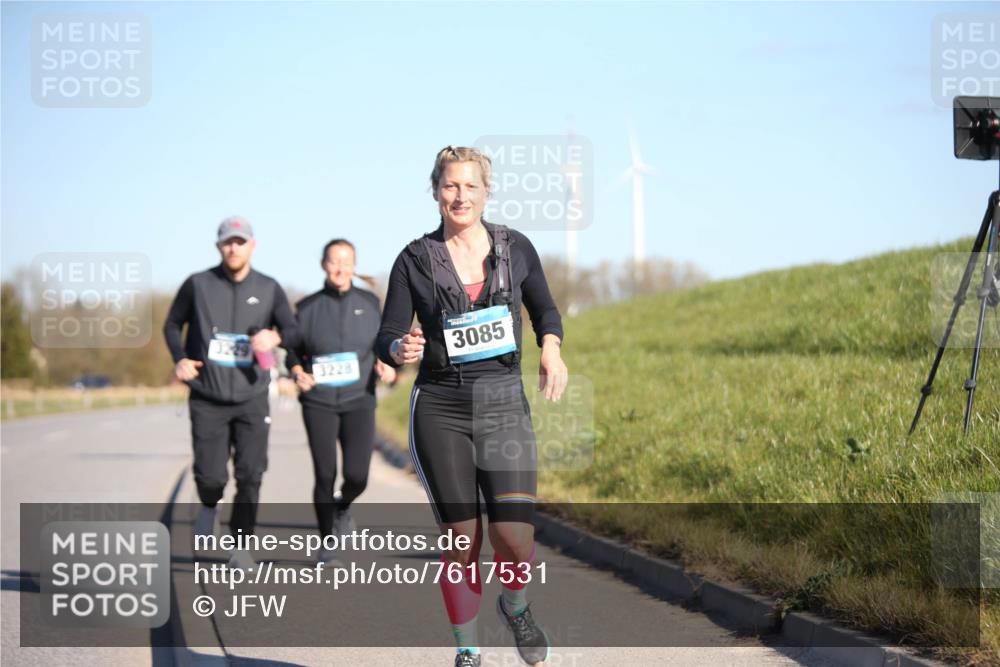 06.04.2025 - 44. Internationalen Wilhelmsburger Insellauf Jannik Wohlers http://msf.ph/oto/7617531 06.04.2025 09:43:14 Laufen 3229, 3228, 3085 meine-sportfotos.de