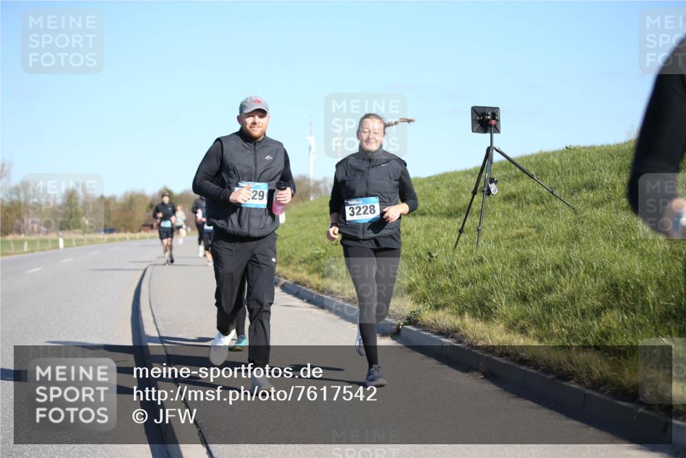 06.04.2025 - 44. Internationalen Wilhelmsburger Insellauf Jannik Wohlers http://msf.ph/oto/7617542 06.04.2025 09:43:17 Laufen 29, 3228 meine-sportfotos.de
