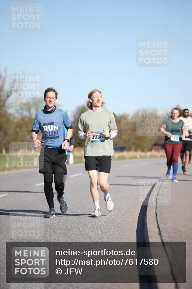 06.04.2025 - 44. Internationalen Wilhelmsburger Insellauf Jannik Wohlers http://msf.ph/oto/7617580 06.04.2025 09:43:35 Laufen 2024, 3935, 3853 meine-sportfotos.de