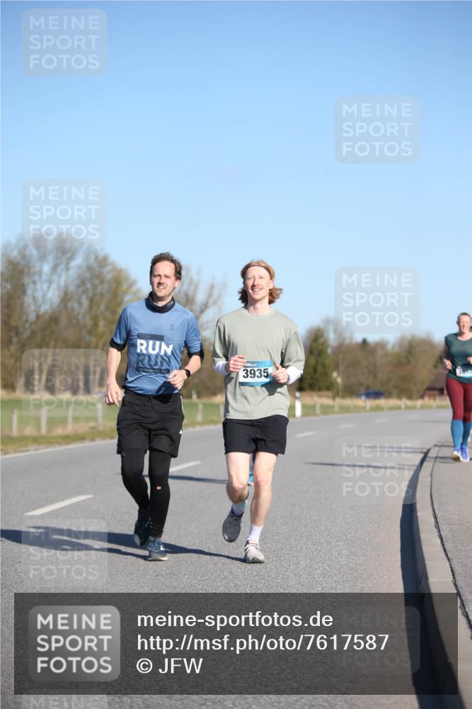 06.04.2025 - 44. Internationalen Wilhelmsburger Insellauf Jannik Wohlers http://msf.ph/oto/7617587 06.04.2025 09:43:38 Laufen 2024, 3935 meine-sportfotos.de