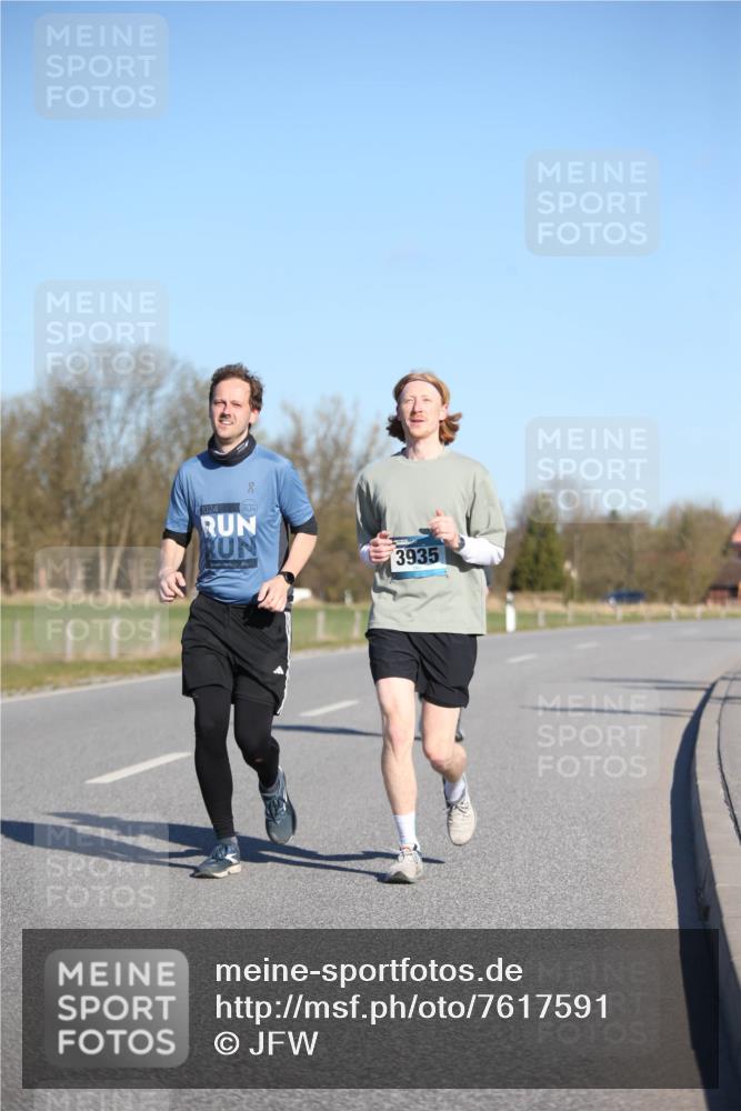 06.04.2025 - 44. Internationalen Wilhelmsburger Insellauf Jannik Wohlers http://msf.ph/oto/7617591 06.04.2025 09:43:38 Laufen 2024, 3935 meine-sportfotos.de