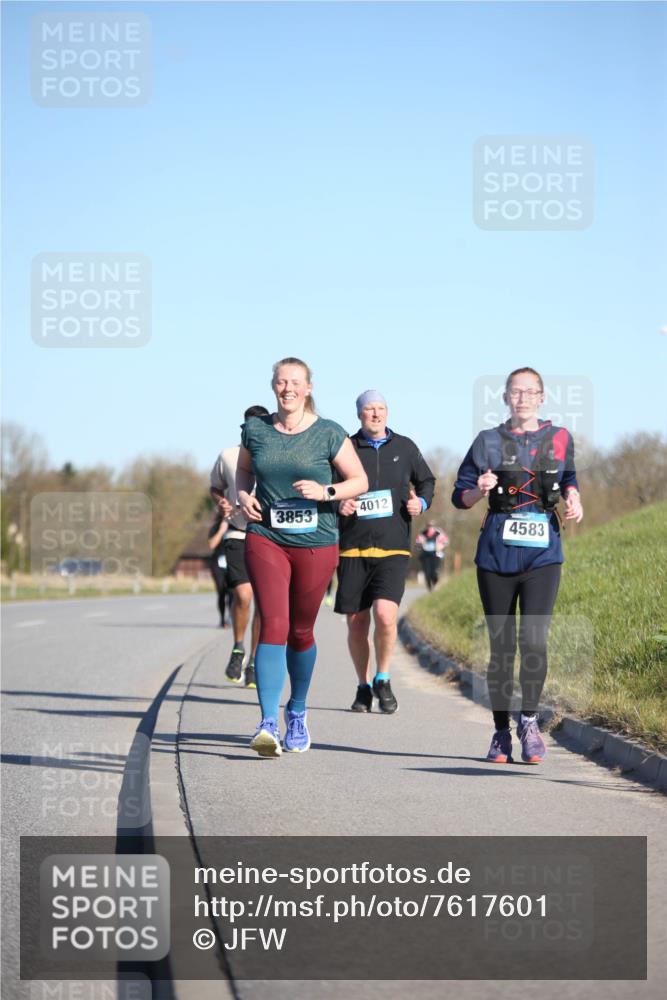 06.04.2025 - 44. Internationalen Wilhelmsburger Insellauf Jannik Wohlers http://msf.ph/oto/7617601 06.04.2025 09:43:41 Laufen 4012, 3853, 4583 meine-sportfotos.de