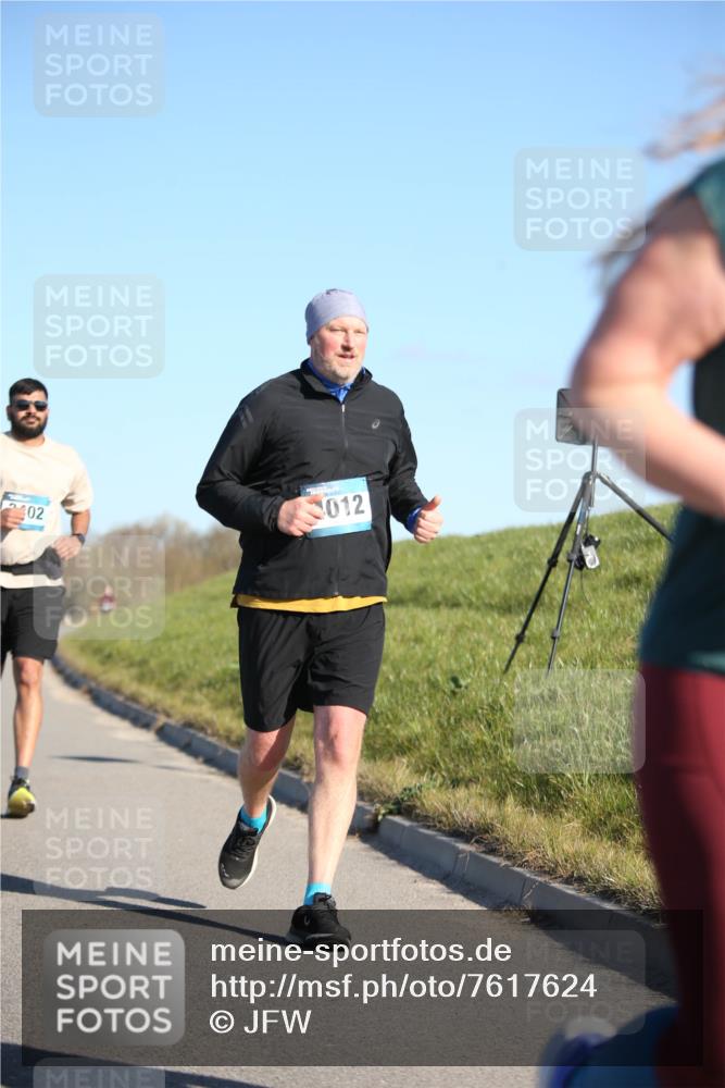 06.04.2025 - 44. Internationalen Wilhelmsburger Insellauf Jannik Wohlers http://msf.ph/oto/7617624 06.04.2025 09:43:47 Laufen 02, 012 meine-sportfotos.de