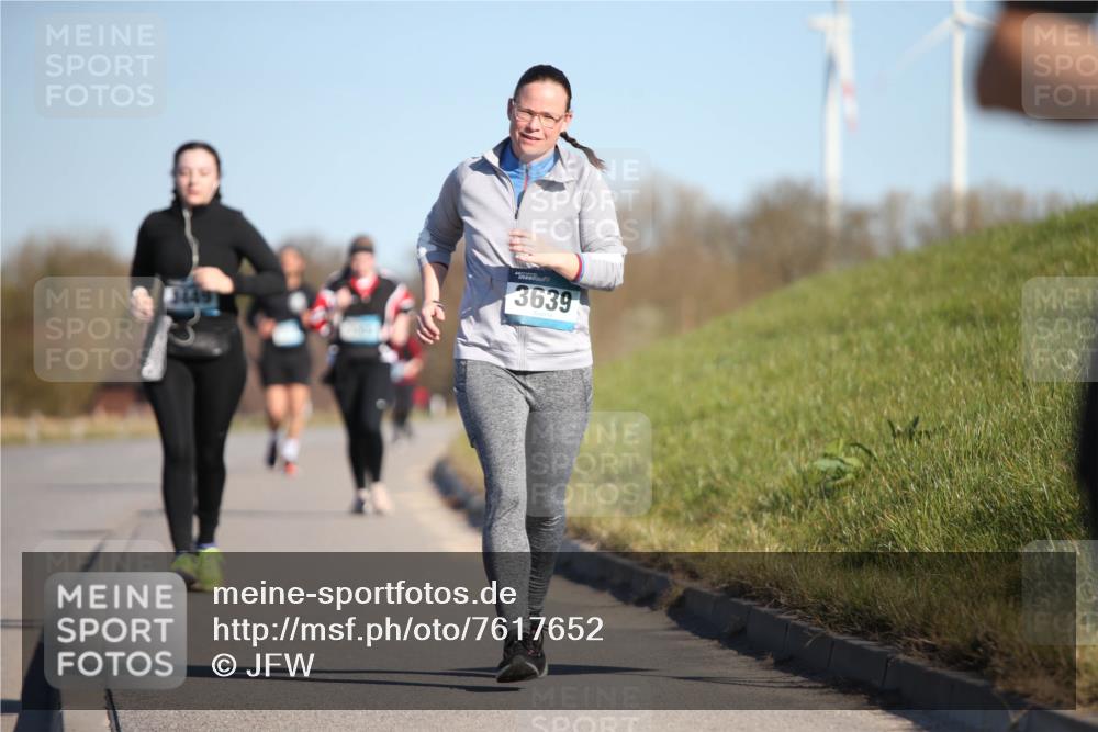 06.04.2025 - 44. Internationalen Wilhelmsburger Insellauf Jannik Wohlers http://msf.ph/oto/7617652 06.04.2025 09:43:59 Laufen 3639 meine-sportfotos.de