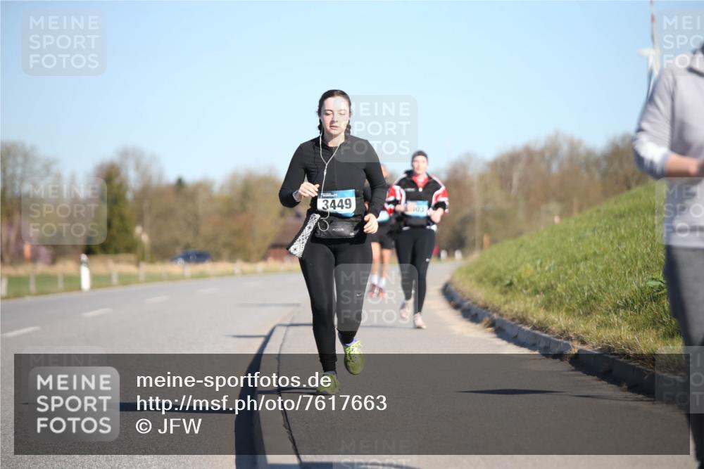 06.04.2025 - 44. Internationalen Wilhelmsburger Insellauf Jannik Wohlers http://msf.ph/oto/7617663 06.04.2025 09:44:02 Laufen 3449, 303 meine-sportfotos.de