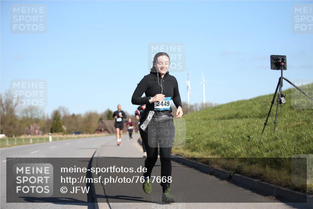 06.04.2025 - 44. Internationalen Wilhelmsburger Insellauf Jannik Wohlers http://msf.ph/oto/7617668 06.04.2025 09:44:05 Laufen 3449 meine-sportfotos.de